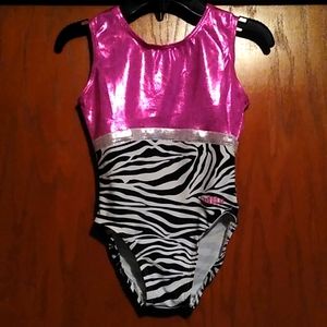 💗 Shiny Pink & Zebra 🦓 Striped leotard for girls Size CME ( Girls 7/8)